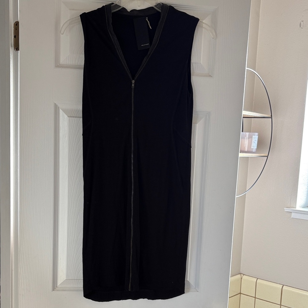Elegant Black Zip-Up Dress